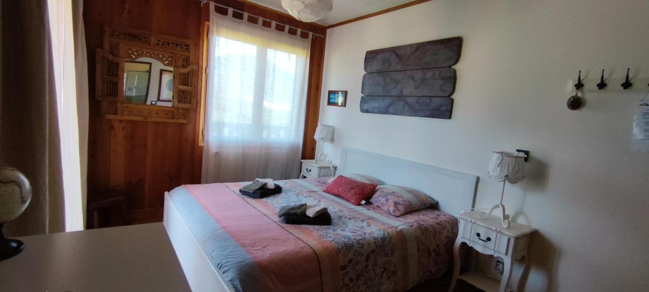 Maison D'Hotes Le Shorten Heches ภายนอก รูปภาพ